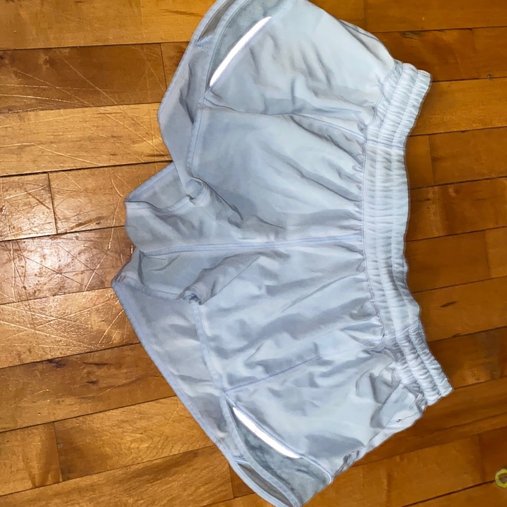 Lululemon Hotty Hot Low-Rise Lined Shorts 2.5”